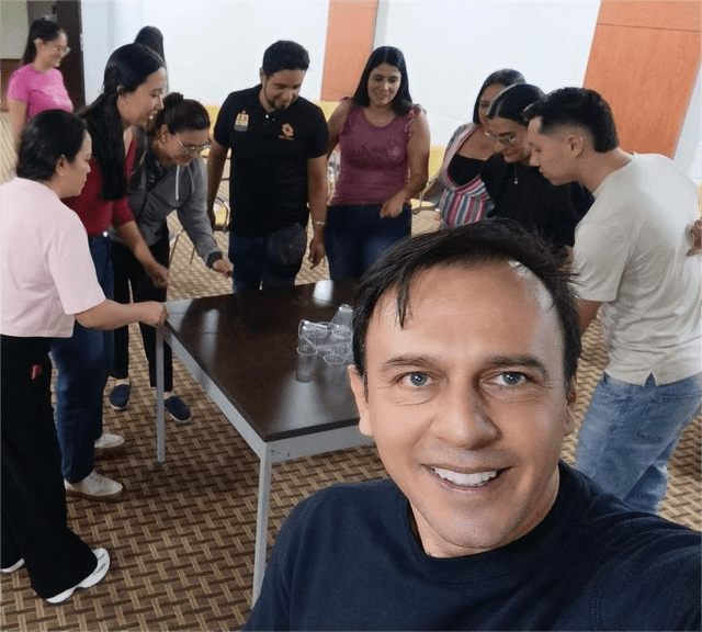 Eduardo Navas Cobaría — Coach y conferencista